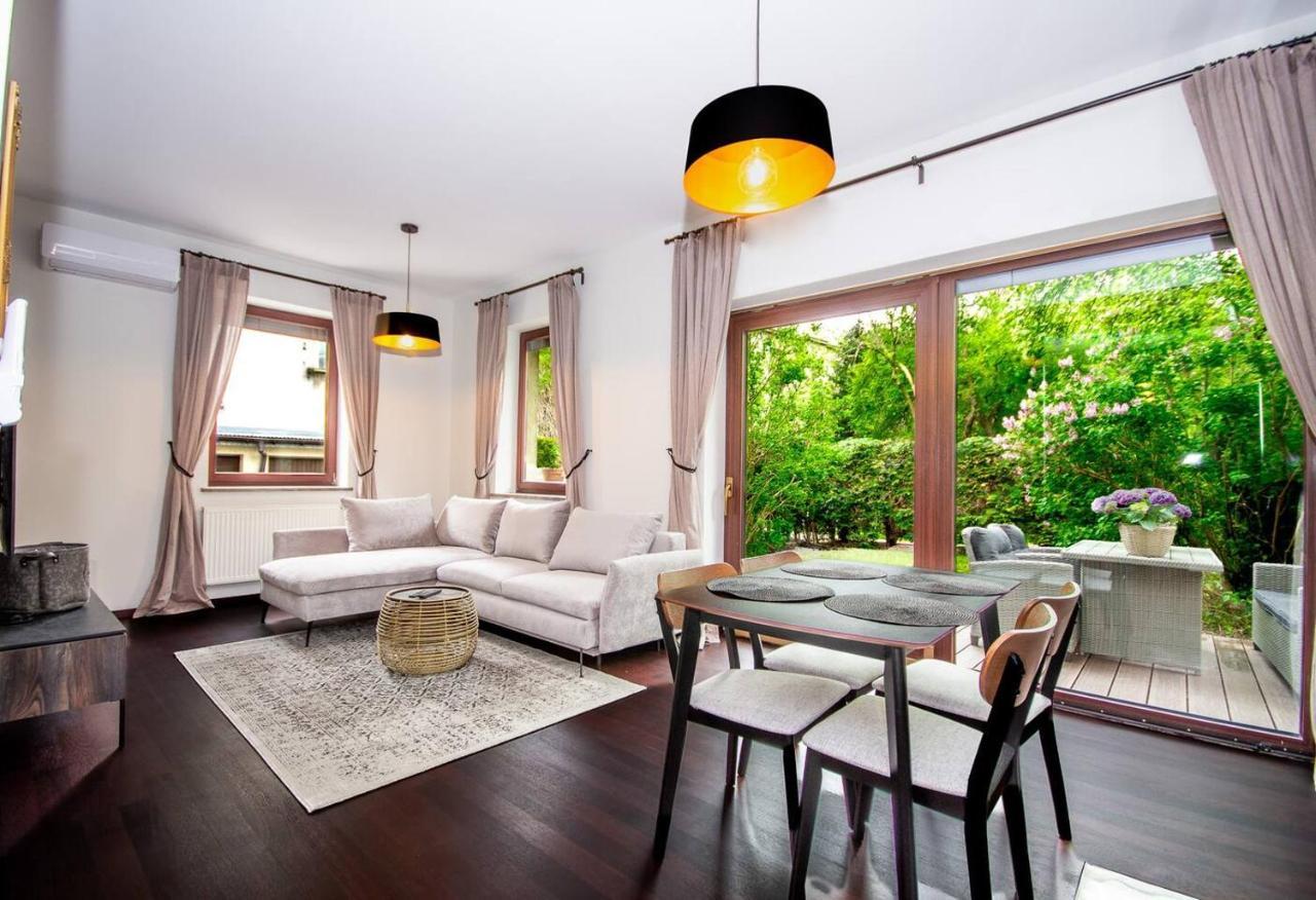 Inpoint 2-Bedrooms Apartment With Private Garden And Free Parking Krakow Bagian luar foto