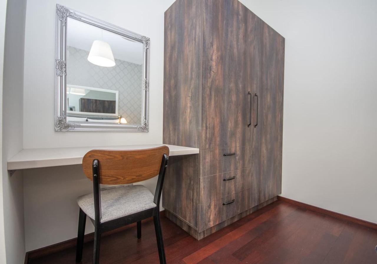 Inpoint 2-Bedrooms Apartment With Private Garden And Free Parking Krakow Bagian luar foto